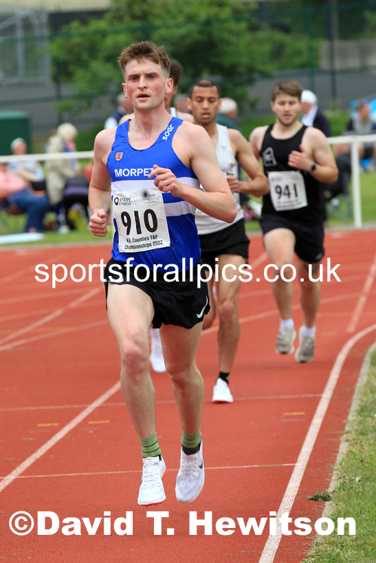 Men and Boys 5000 metres, 2022 North Eastern Track and Field Champs., Middlesbrough. David T. Hewitson/Sports for All Pics